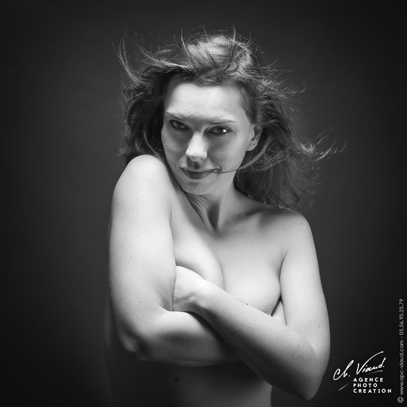 Portrait en noir et blanc femme nue