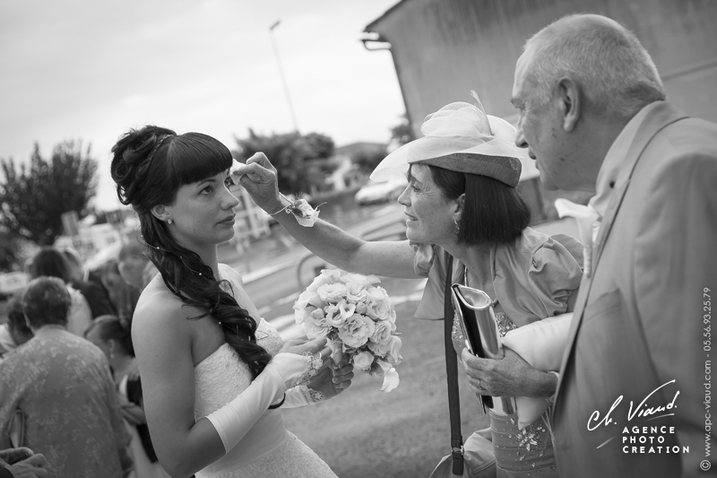 Reportage mariage, photo émotion entre la mariée et ses parents