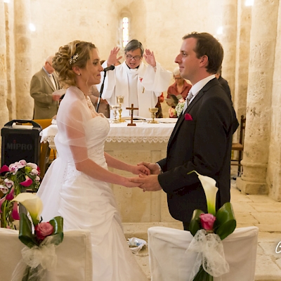 Reportage mariage, photo du couple à l'église