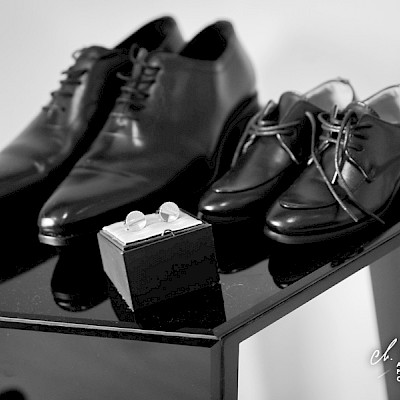 Reportage mariage, photo d'ambiance des chaussures du mariés et de son fils